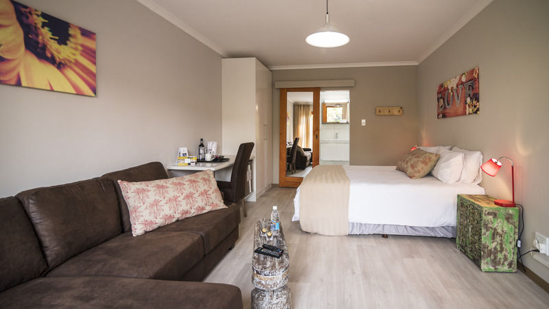 Organic Stay Guesthouse Свакопмунд Экстерьер фото