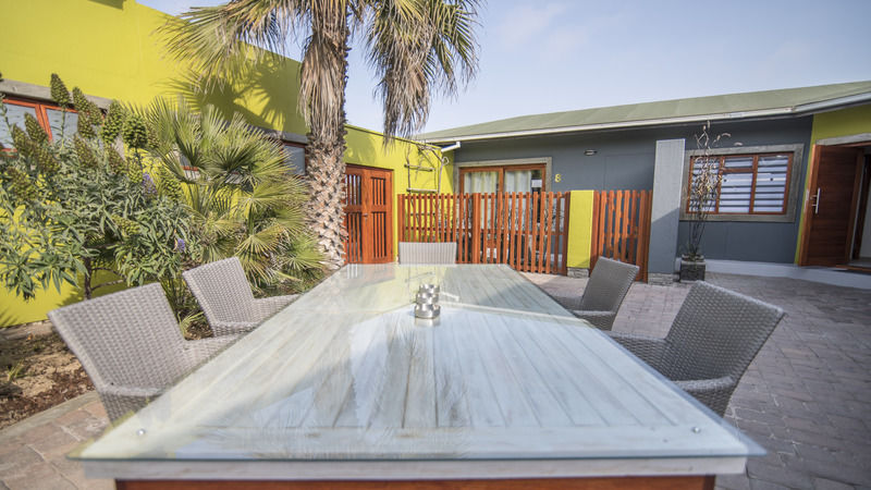 Organic Stay Guesthouse Свакопмунд Экстерьер фото